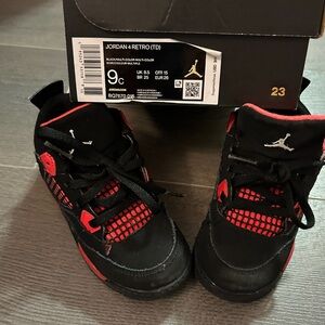 Kids size 9 Jordan Reto 4 in good condition